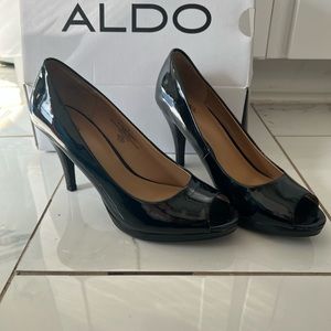 Women’s Shiny Black Merona high heels open-toed. Size 8.